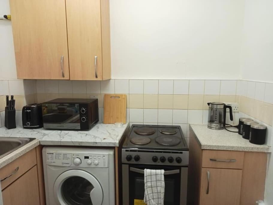 Fantastic Flat In Great Location *